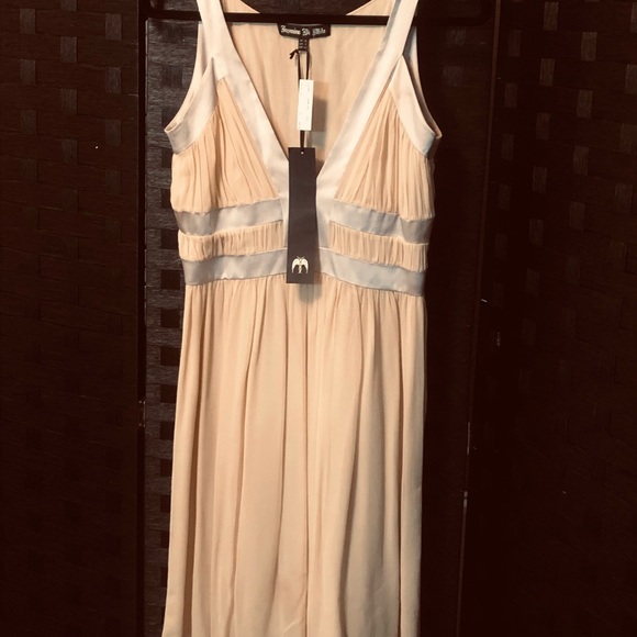 Jasmine do Milo cream light weight soft dress. - Picture 11 of 11